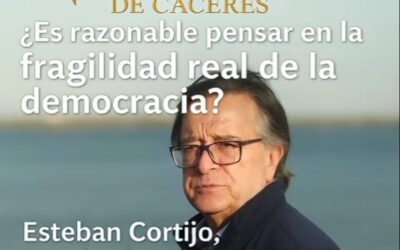 ¿Es Razonable Pensar en la Fragilidad real de la Democracia? Esteban Cortijo Responde en el Ateneo de Cáceres