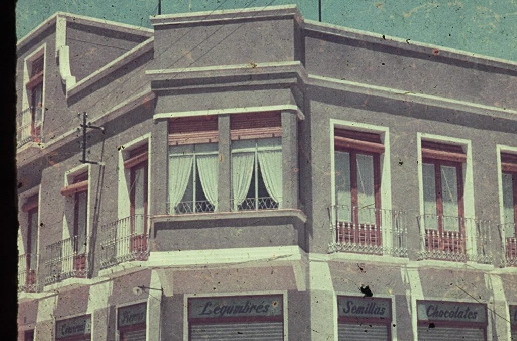 Ultramarinos y coloniales