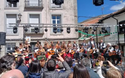 El grupo «Albahaca», de Tornavacas, en el Festival Guitarvera