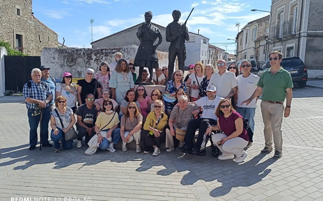 VALDASTILLAS REALIZA UN VIAJE CULTURAL Y DE OCIO A ZARZA LA MAYOR