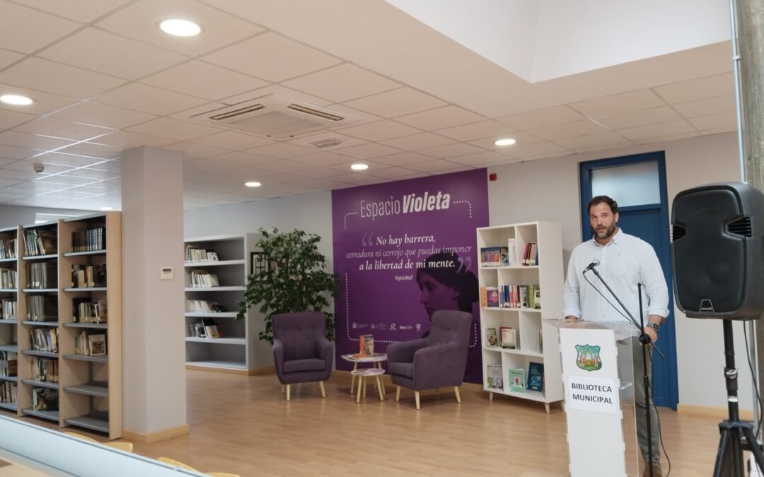 La Biblioteca Municipal de Montijo inaugura «Espacio Violeta»
