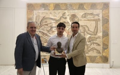 Fernando Pérez López de Montijo recibe el Premio Arturo Barea de la Diputación de Badajoz