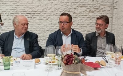 ALMUERZO CON EL SENADOR AGUSTÍN ALMODÓBAR