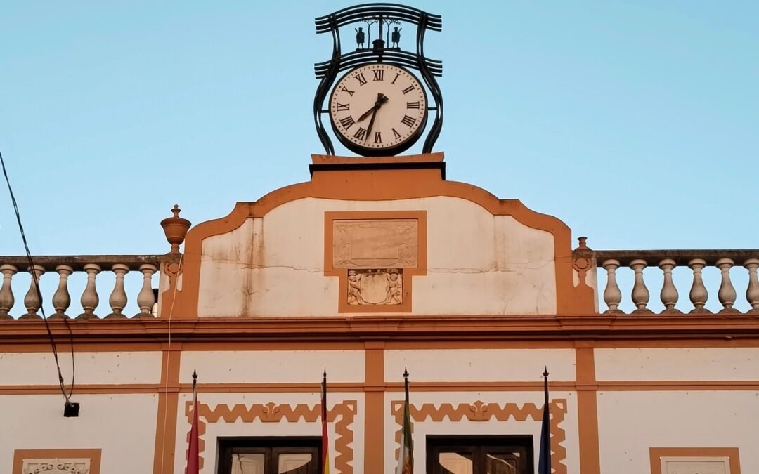 Montijo. El reloj del Ayuntamiento