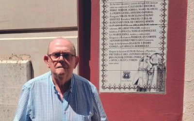 Montijo. Panel de azulejos con los comercios que hubo en las calles Eugenio Hermoso y Pedro de Valencia