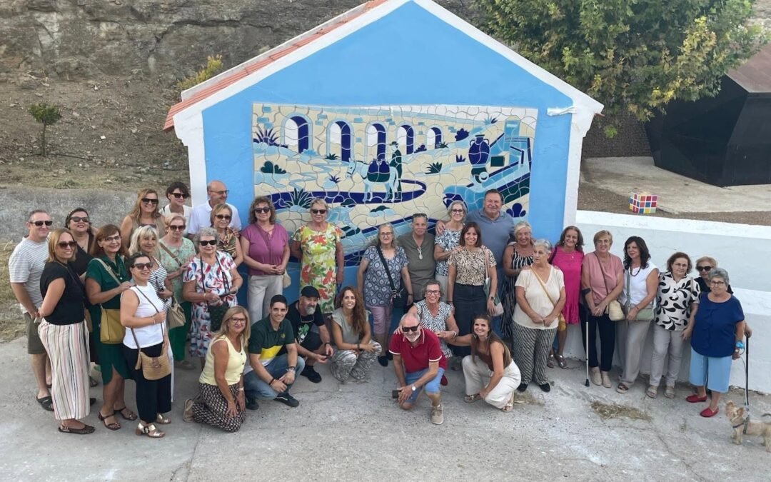 Lobón inaugura un mural cermico en el Paraje de la Fuente