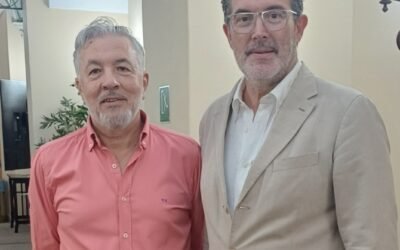 La Asociación Cultural Luis Chamizo presentó en Guareña El último brindis, de Julián Quirós